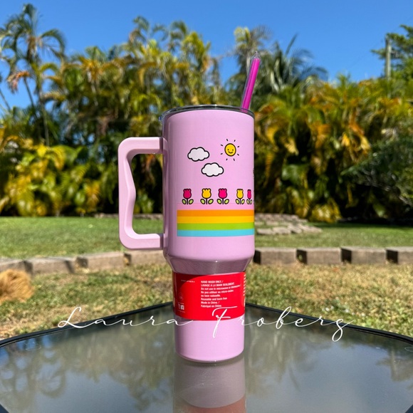 Hello Kitty Rainbow 40 Ounce Tumbler - Picture 4 of 7